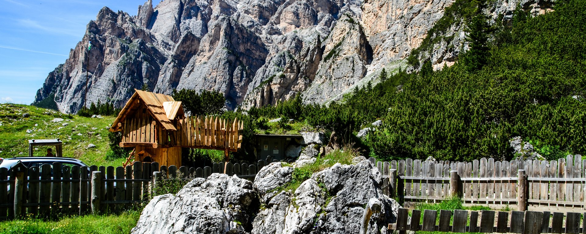 Family hotel + mountains: fun!